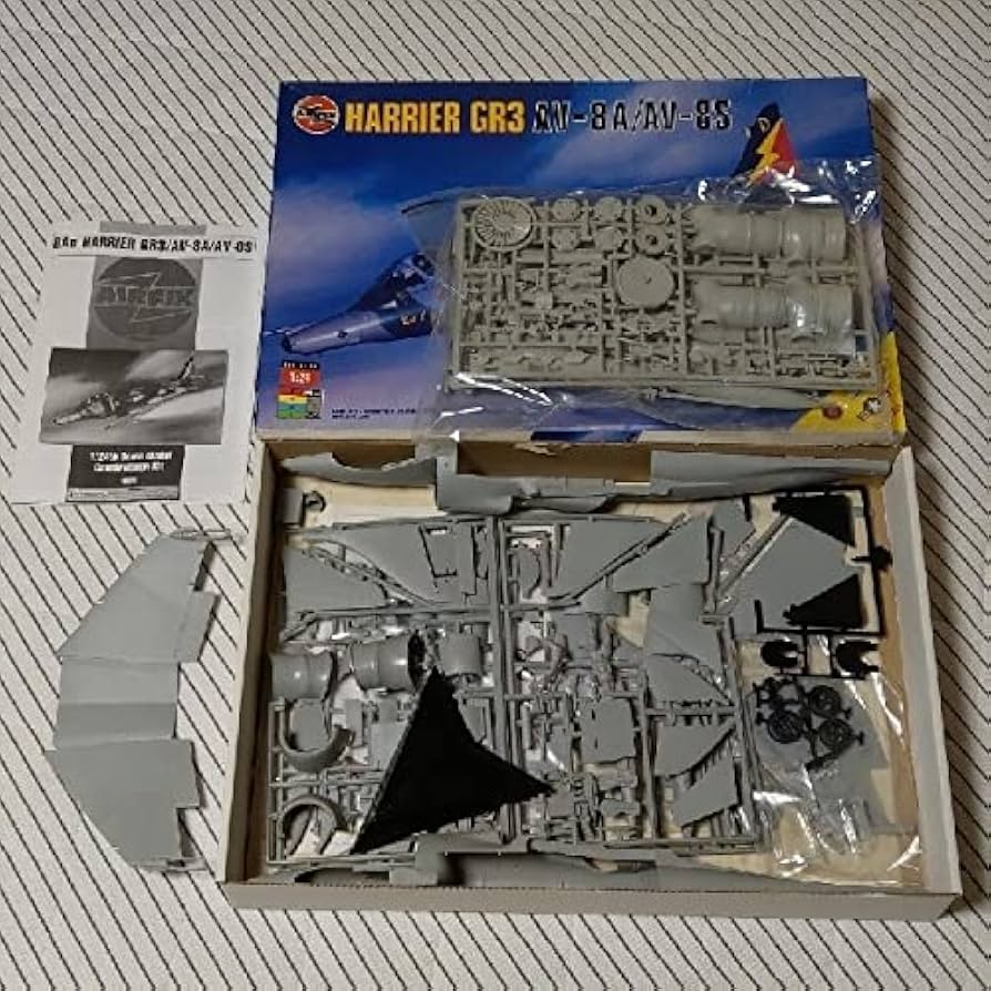 AIRFIX エアフィックス 1/24ハリアーQR3 AV-8A/AV-8S Amazon.co.jp: AIRFIX エアフィックス 1/24ハリアーQR3 AV-8AAV